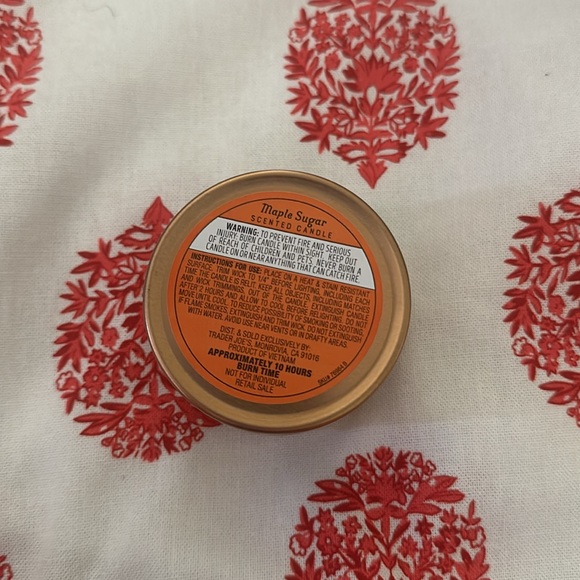 Trader Joe's || Maple Sugar Scented Candle 3oz - Picture 4 of 5